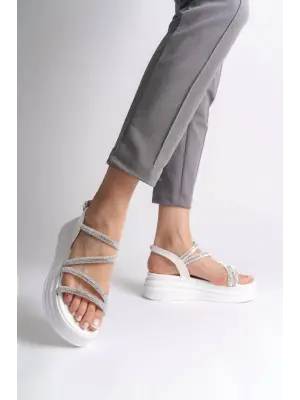 Omarı Rahat Tabanlı Taşlı Beyaz Bayan Sandalet