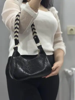 Omarı Siyah Deri Klasik Çanta