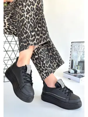 Omarı Siyah Cilt Bağcıklı Spor Ayakkabı