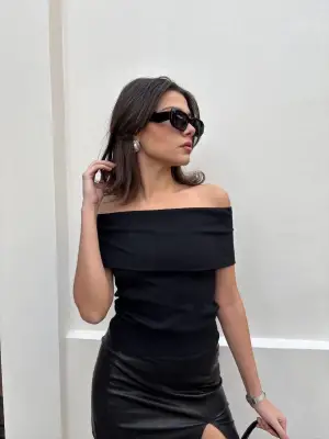 Omarı Yeni Trend: Madonna Yaka Bluz