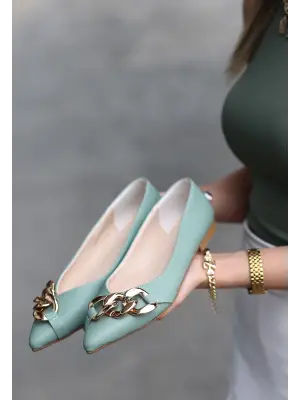 Omarı “Mint Yeşili Zincir Detaylı Babet Ayakkabı”