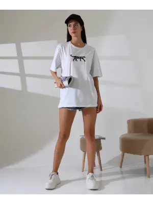 Omarı Trendy Kaplan Nakışlı Oversize Tişört