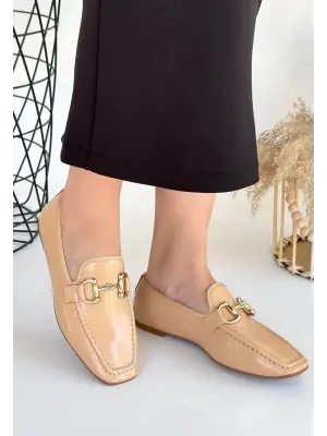 Omarı Nude Rugan Babet Ayakkabı - Şıklık ve Konfor Bir Arada