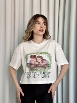 Omarı Beyaz Baskılı Oversize Crop Tişört