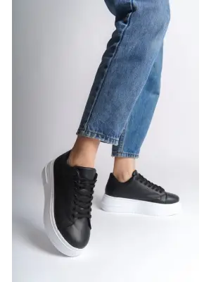 Omarı Rahat ve Şık Siyah Spor Ayakkabı