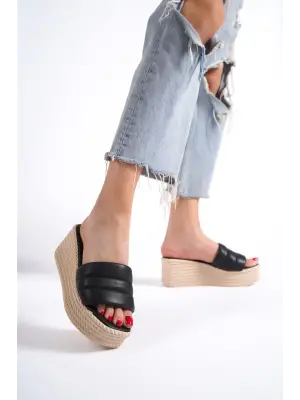 Omarı Rahat Tabanlı Tabaan Örgülü Bayan Terlik - Siyah