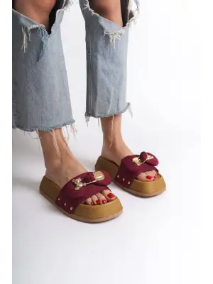 Omarı Rahat ve Şık Tabanlı Bordo Saten Bayan Terlik - Kısa Topuk