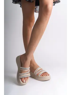 Omarı Rahat ve Şık Tabaan Bayan Terlik - Taşlı Ayakkabı