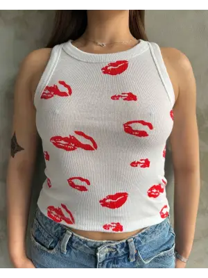 Omarı Romantik Desenli Bluz