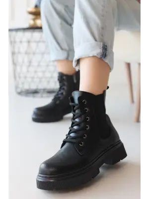 Omarı Siyah Cilt Bağcıklı Bot - Şık ve Rahat Kadın Ayakkabısı