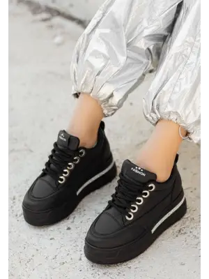 Omarı Siyah Bağcıklı Spor Ayakkabı