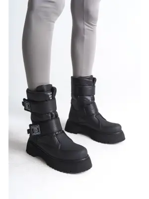 Omarı Siyah Cırt Cırtlı Kadın Bot - Şık ve Rahat Tasarım