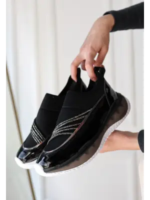 Omarı Streç Detaylı Siyah Spor Ayakkabı