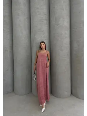 Omarı Göz Alıcı Piliseli Uzun Elbise