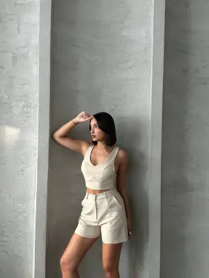 Omarı Yaz Şıklığına Hazır Şortlu Keten Takım