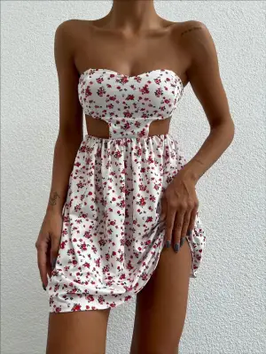 Omarı Yaz Renkleriyle Taçlandırılmış Straplez Elbise