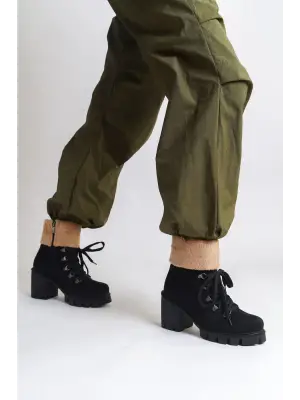 Omarı Tabaan Topuklu Kürk Detaylı Süet Bayan Bot - Siyah