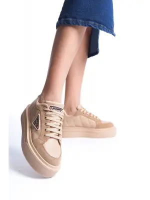 Omarı Rahat ve Şık Desenli Bayan Spor Ayakkabı