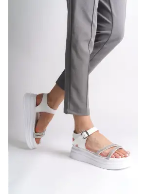 Omarı Yüksek Tabanlı Taşlı Rahat Bayan Sandalet - Beyaz