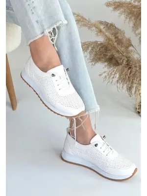 Omarı Beyaz Cilt Bağcıklı Spor Ayakkabı