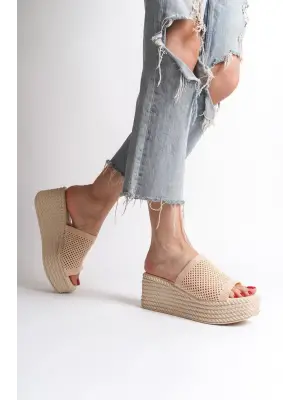 Omarı Kadın Rahat Dolgu Topuklu Terlik - Tabaan Örgü Detaylı, Triko Görünümlü