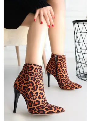 Omarı Zarif Zebra Desenli Saten Topuklu Bot