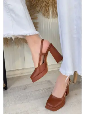 Çarpıcı Topuklu Ayakkabı