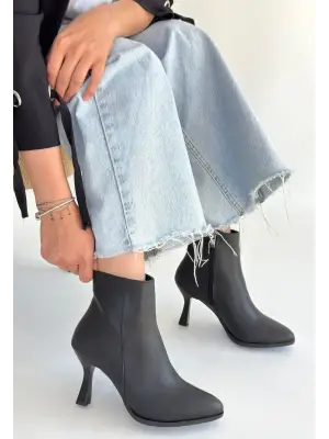 Mişha Siyah Cilt Topuklu Bot