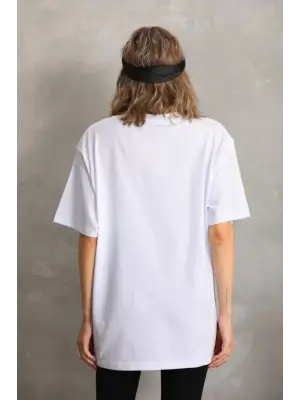 Omarı Büyük Beden Taş Desenli Beyaz T-Shirt