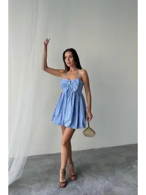 Omarı Mavi Fiyonk Detaylı Askılı Elbise