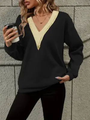 Omarı Şık V Yaka Dantelli Kadın Bluzu