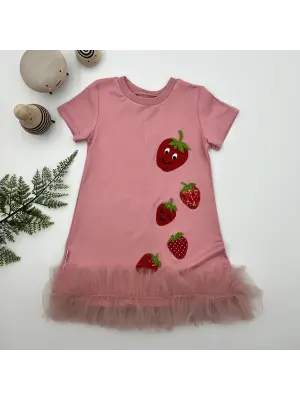 Omarı Çilek Desenli Fırfırlı Kız Çocuk Elbisesi - Gül Kurusu