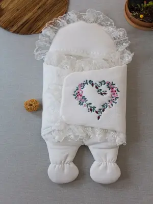 Omarı Ekru Renkli Yenidoğan Kapitone Battaniye