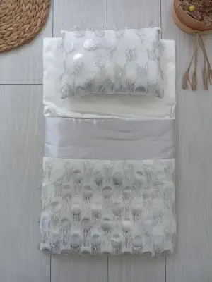 Omarı İzmir İncisi Tül İşlemeli Yenidoğan Pamuklu Kundak Seti