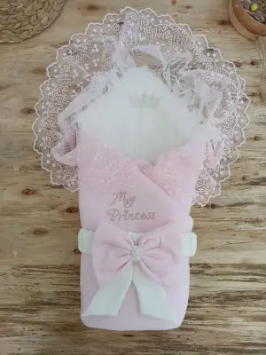 Omarı Pembe İnci Dantel Taçlı Bebek Battaniyesi