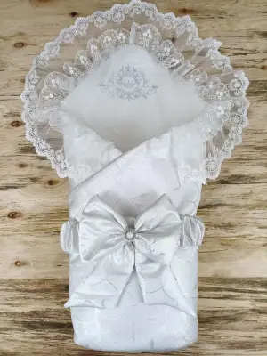 Omarı Pırıltı Taç Nakışlı Yenidoğan Bebek Battaniyesi