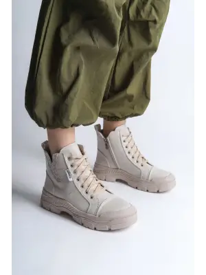 Omarı Rahat ve Şık Tabanlı Bağcıklı Bot - Krem