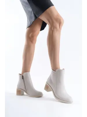 Omarı Rahat ve Şık Yüksek Topuklu Krem Bot