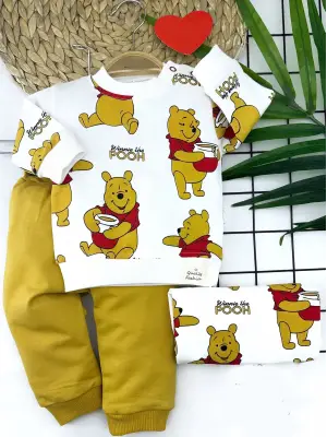 Omarı Sevimli Pooh Baskılı Bebek Takımı Sarı Renkli