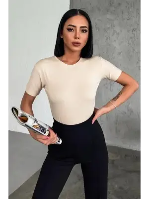 Omarı Şık ve Rahat Kısa Kollu Likralı Viskon Penye Body - Bej
