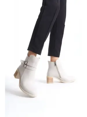 Omarı Tokalı Fermuarlı Rahat Tabanlı Bayan Bot - Krem