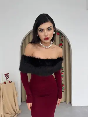 Omarı Tüy Detaylı Straplez Elbise