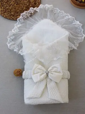 Omarı Yenidoğan Erguvan Kenarlı Kundak Battaniyesi