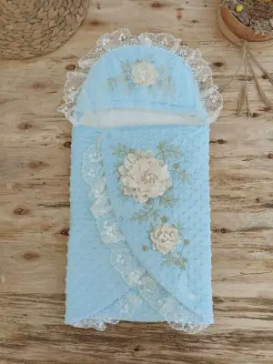 Omarı Yenidoğan Gül Bahçesi Tül Örtülü Bebek Battaniyesi Mavi