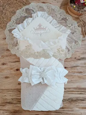Omarı Yenidoğan Taç Nakışlı Wool Yün Kundak Bebek Battaniyesi