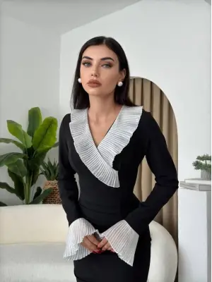 Omarı Zarif Çiçek Desenli Midi Boy Elbise