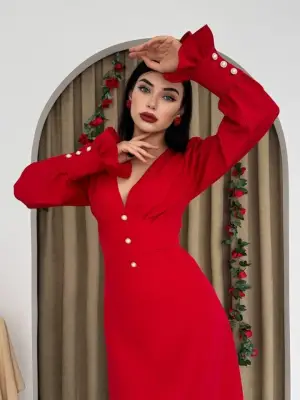 Omarı Zarif Düğme Detaylı Elbise