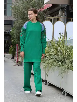 Omuz detaylı kol nakışlı ikili alt üst triko takım yeşil