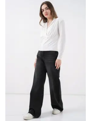 Şık Omuz Vatkalı Kruvaze Yaka Bluz - Beyaz