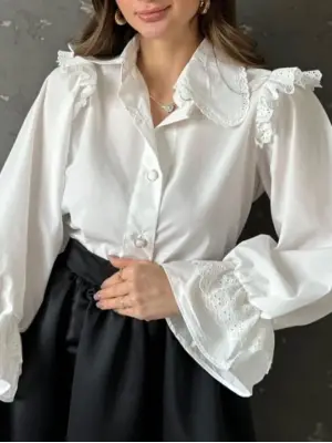 Omuzu Fırfırlı Fistolu Kolu Lastikli Düğmeli Gömlek -Beyaz